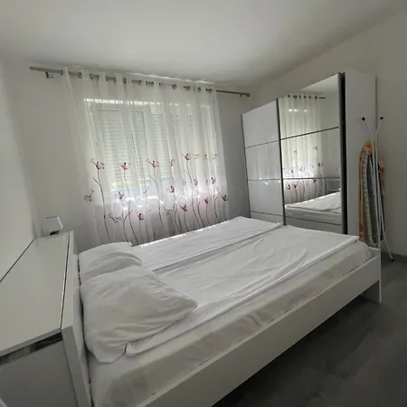 Appartament 85M2 A 5Km De Basel Au 1Ere Etage Dans Un Cartier Tres Calme Huningue Exterior photo