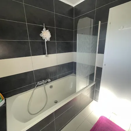 Appartament 85M2 A 5Km De Basel Au 1Ere Etage Dans Un Cartier Tres Calme Huningue Exterior photo