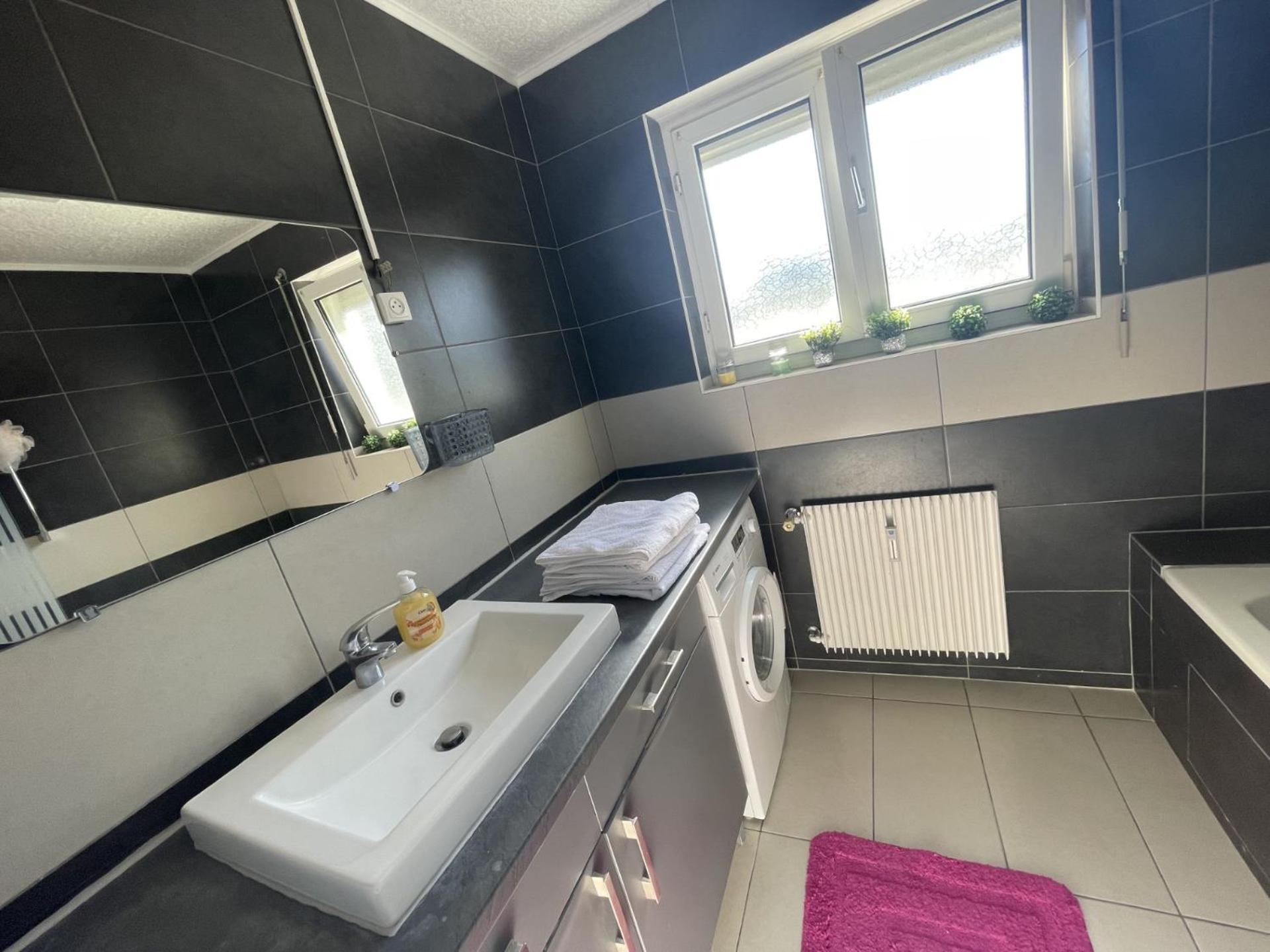 Appartament 85m2 A 5km De Basel Au 1ere Etage Dans Un Cartier Tres Calme Apartment Huningue